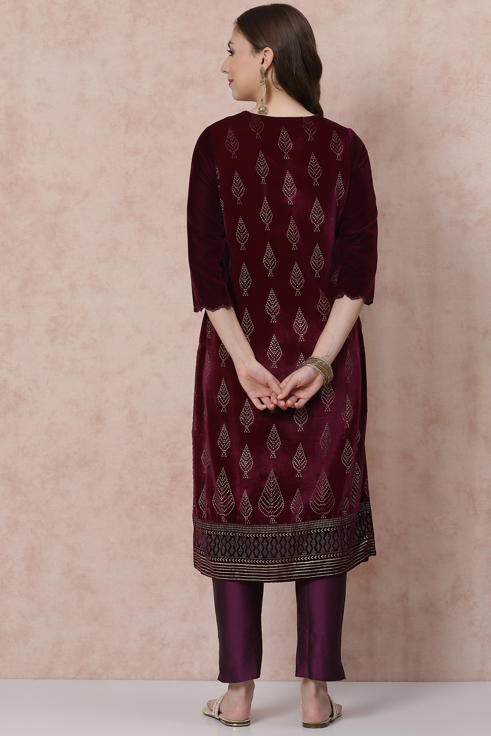 Purple Velvet Straight Kurta image number 4